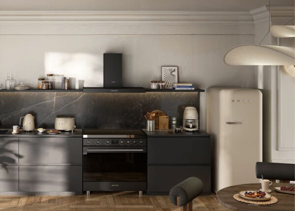 Smeg3-Ambientata SMEG Matte Black Toaster - 2-Slice - EU Plug - TSF01BLMEU (Copia)